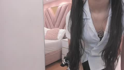 Chloe online show from May 6, 11:25 am