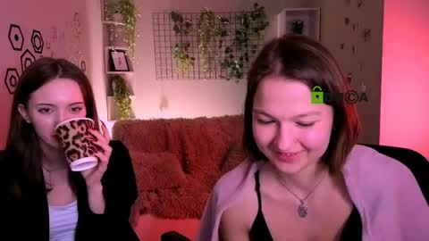 chloe_ley online show from May 19, 3:13 am