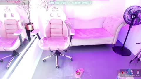 Chloe  online show from May 15, 12:08 pm
