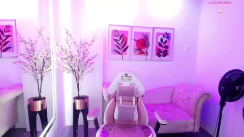 Chloe  online show from May 26, 12:04 pm