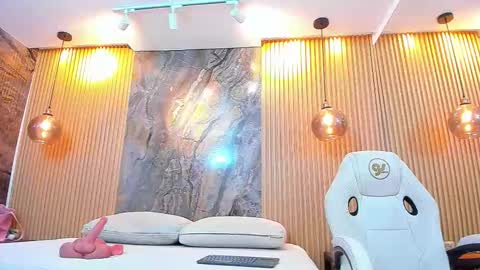  CHLOE  online show from November 27, 8:23 pm