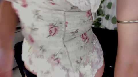 Chloe online show from May 7, 7:06 pm