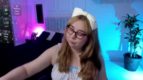 chloe_prg online show from May 29, 5:16 am