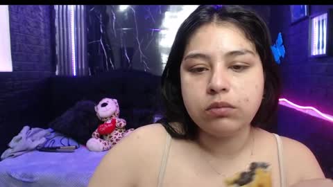 chloe_smith5 online show from May 16, 1:32 pm