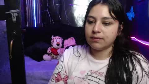 chloe_smith5 online show from May 25, 1:21 pm