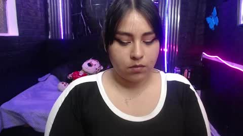 chloe_smith5 online show from May 22, 6:06 pm