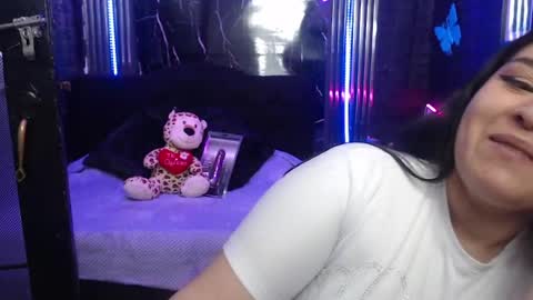 chloe_smith5 online show from May 20, 3:09 pm