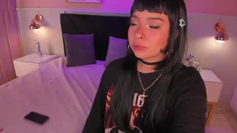   online show from May 22, 9:02 pm
