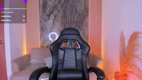 chloegils online show from October 25, 1:19 pm