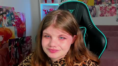 ChloeHalses online show from May 20, 5:10 pm