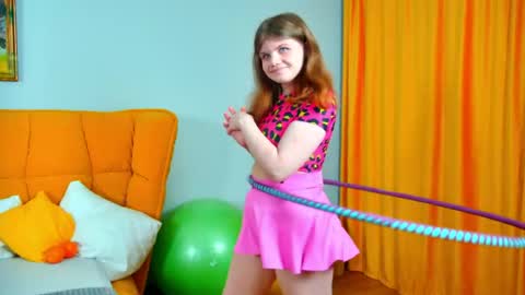 ChloeHalses online show from May 9, 5:15 pm