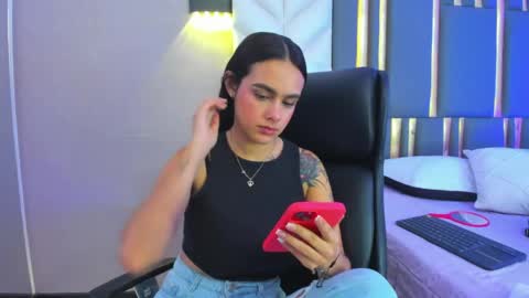  Chloe Harper  online show from May 9, 12:40 pm