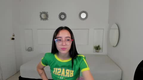 chloehil2 online show from January 19, 8:09 pm