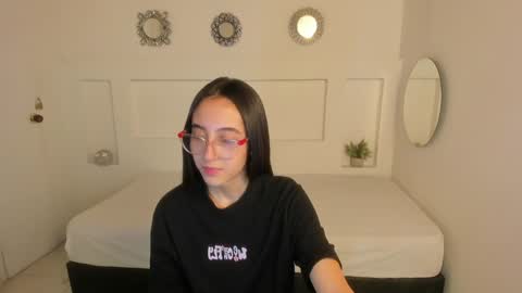 chloehil2 online show from January 6, 8:07 pm