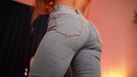 Chloe online show from October 4, 7:25 am