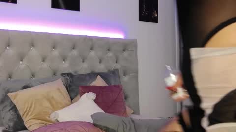 Chloe online show from March 11, 7:25 pm