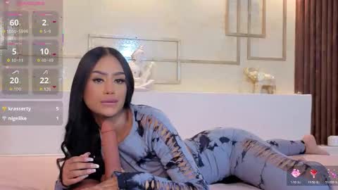 Chloe Moon online show from September 9, 1:33 pm