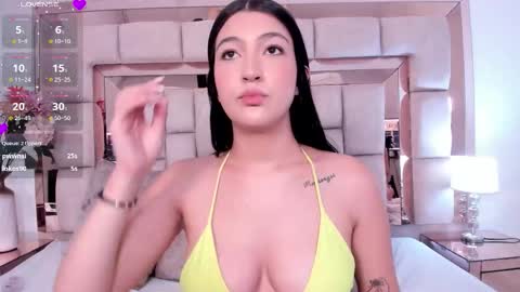 Chloe  online show from October 15, 11:18 pm