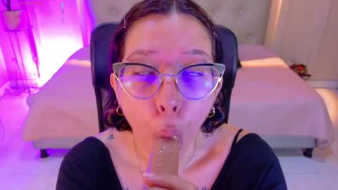 Chloe rosse online show from May 22, 1:47 am