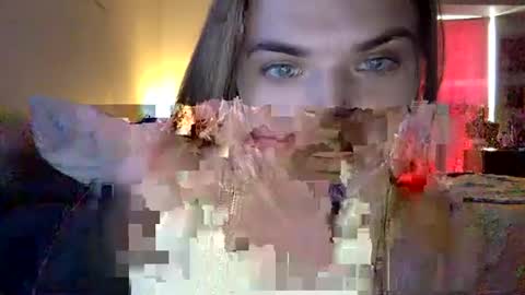 Snapshot of chloesays chatting on September 24, 6:29 pm Chloe Lane online show from September 24, 6:29 pm