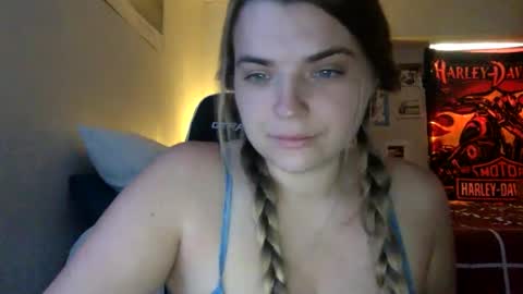 Snapshot of chloesays chatting on October 3, 2:33 pm Chloe Lane online show from October 3, 2:33 pm