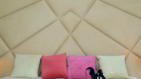 Chloe Vee online show from March 23, 5:57 am