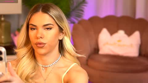 Chloe online show from February 2, 9:34 pm