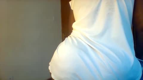 chocobabe002 online show from April 9, 6:52 am