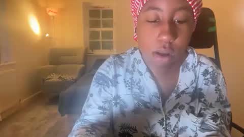 chocolatebunnycakez online show from December 1, 10:23 pm