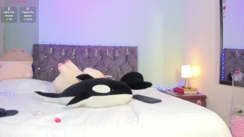 Chloe online show from April 3, 9:51 am