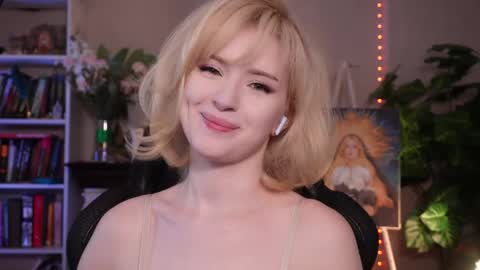 chriss_foxx online show from May 6, 3:49 pm