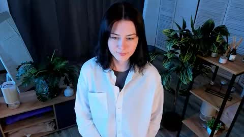 christaschrecongost online show from March 20, 10:09 am