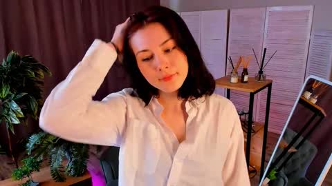 christaschrecongost online show from March 27, 10:16 am