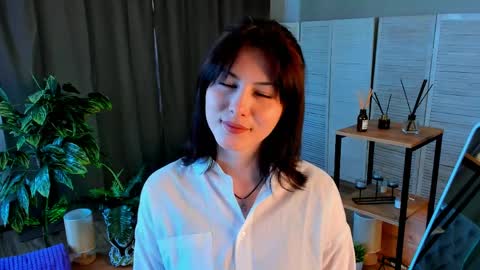 christaschrecongost online show from April 1, 10:16 am