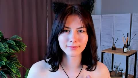 christaschrecongost online show from April 5, 10:03 am