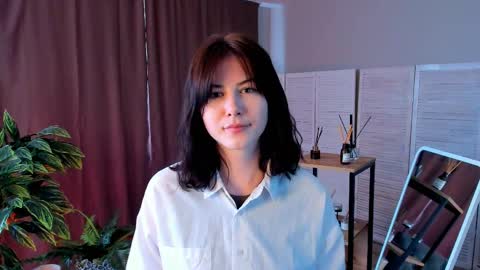 christaschrecongost online show from April 7, 10:06 am