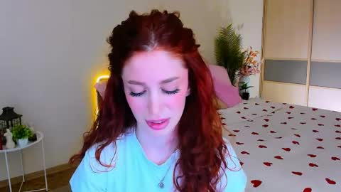 christinaconteeree online show from May 8, 7:16 pm
