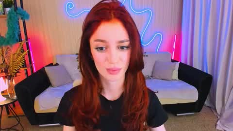 christinaconteeree online show from October 13, 8:22 pm