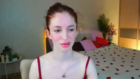 christinaconteeree online show from May 15, 5:26 pm