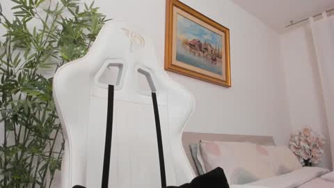 Hi im Christine online show from February 4, 6:49 am