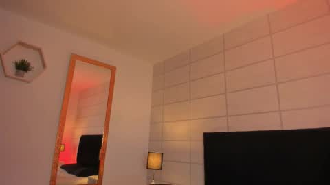 Christine  online show from February 2, 12:15 pm