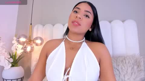Christine  online show from October 6, 12:33 pm
