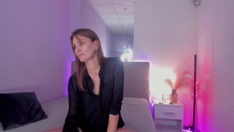 ChristyBrooks online show from September 16, 8:28 pm