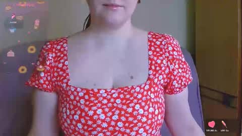 Snapshot of chubbymaia chatting on March 2, 9:43 am Maia online show from March 2, 9:43 am