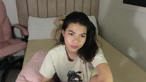 Mia online show from May 15, 5:22 am