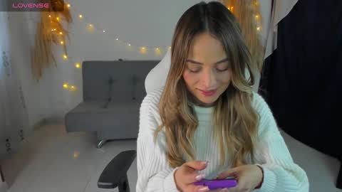 Ciindy Lovers online show from January 26, 1:04 pm