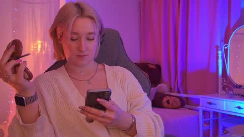 Cin Bellamy online show from April 9, 8:09 am