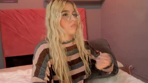 Cintia online show from April 1, 1:41 pm