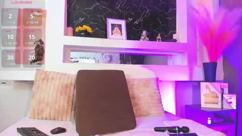 Cinthya  online show from March 23, 12:44 pm