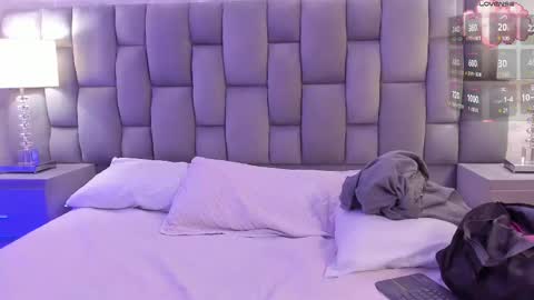 CintiaCollins  online show from February 22, 2:50 am